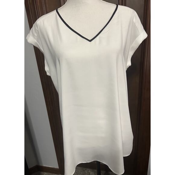 Express Women's Short Cap Sleeves Top White V-Neck Blouse Size Large - Picture 1 of 7